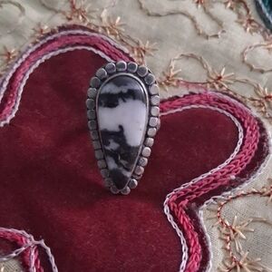 Elegant Black and White Stone Ring